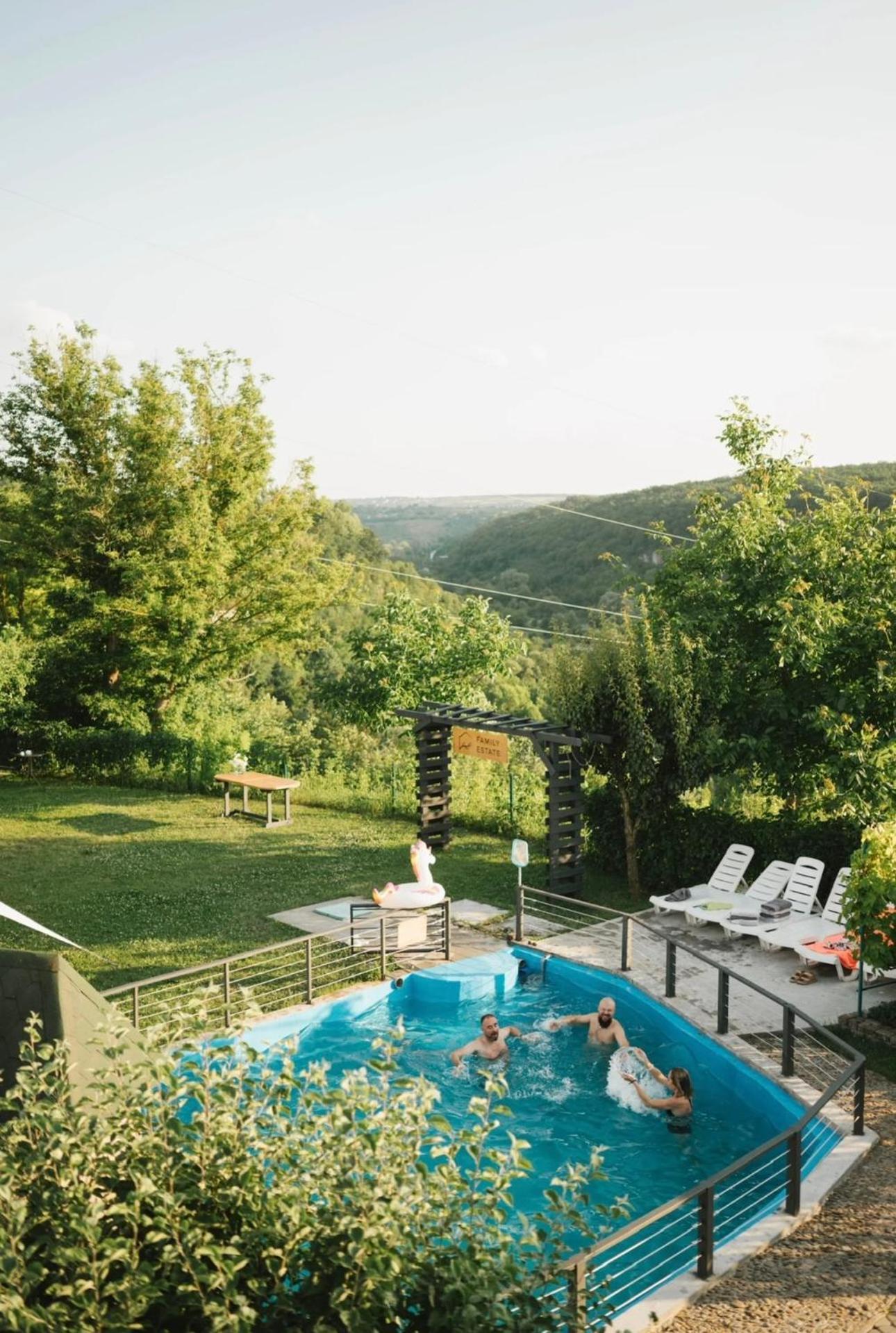 Сottage "Family Estate" Villa Kamjanets-Podilskyi Eksteriør billede